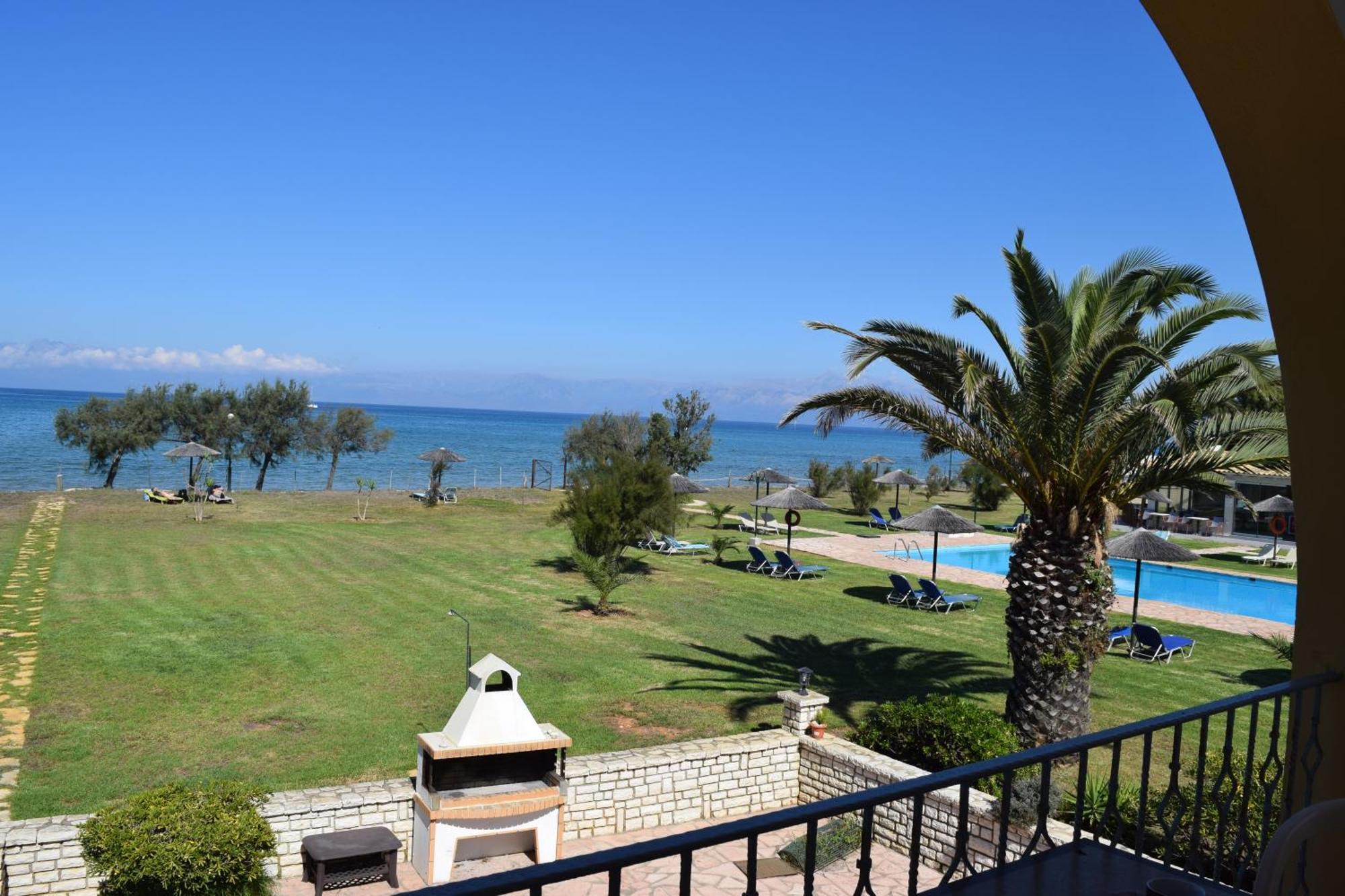 S&C Kosmos Beach Resort Roda  Ngoại thất bức ảnh