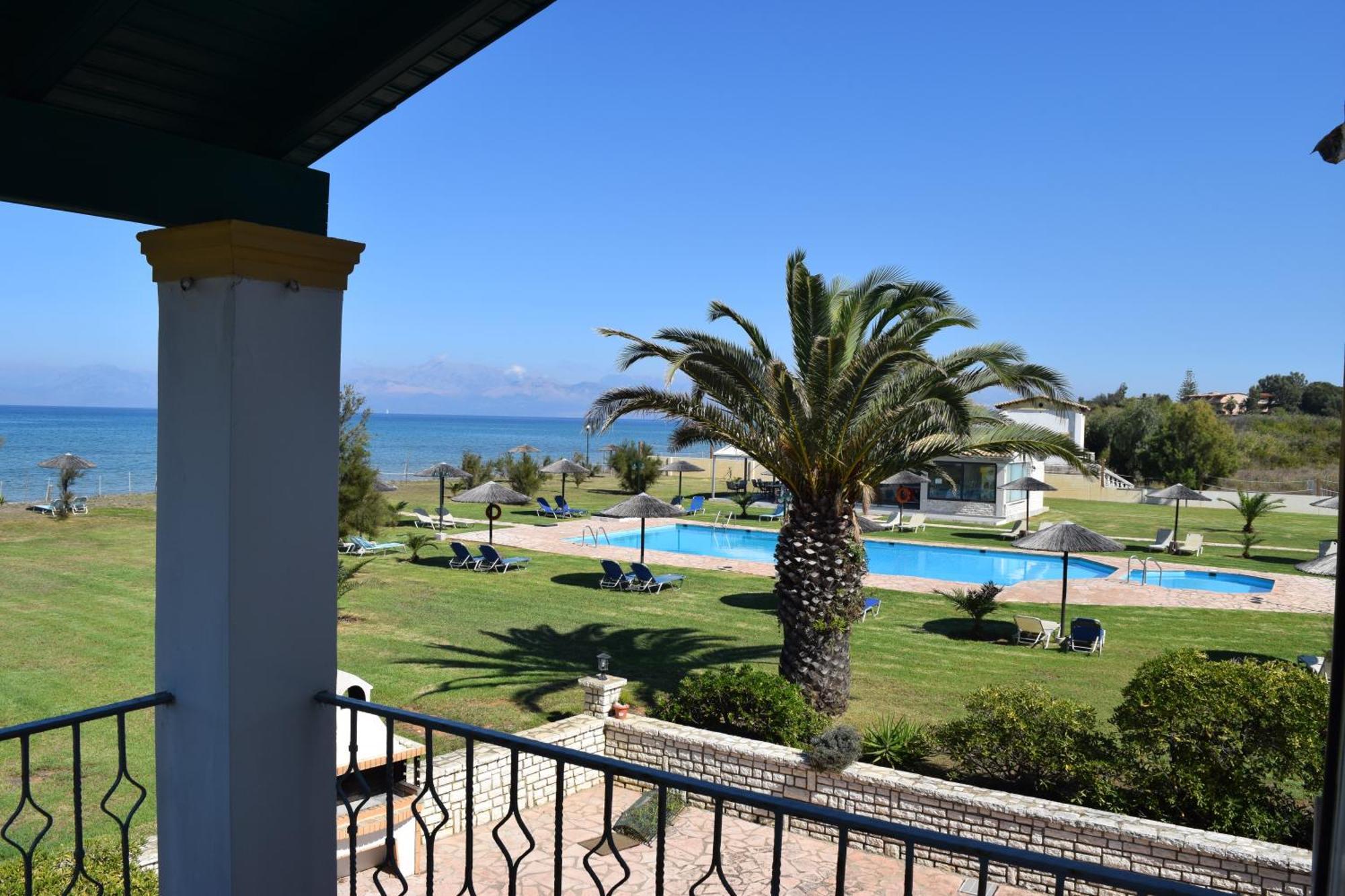 S&C Kosmos Beach Resort Roda  Ngoại thất bức ảnh