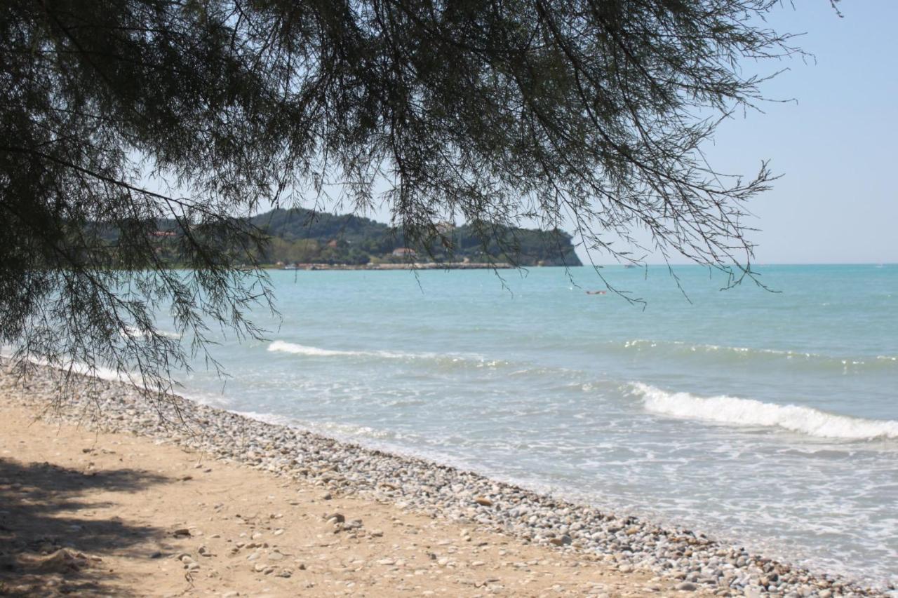 S&C Kosmos Beach Resort Roda  Ngoại thất bức ảnh